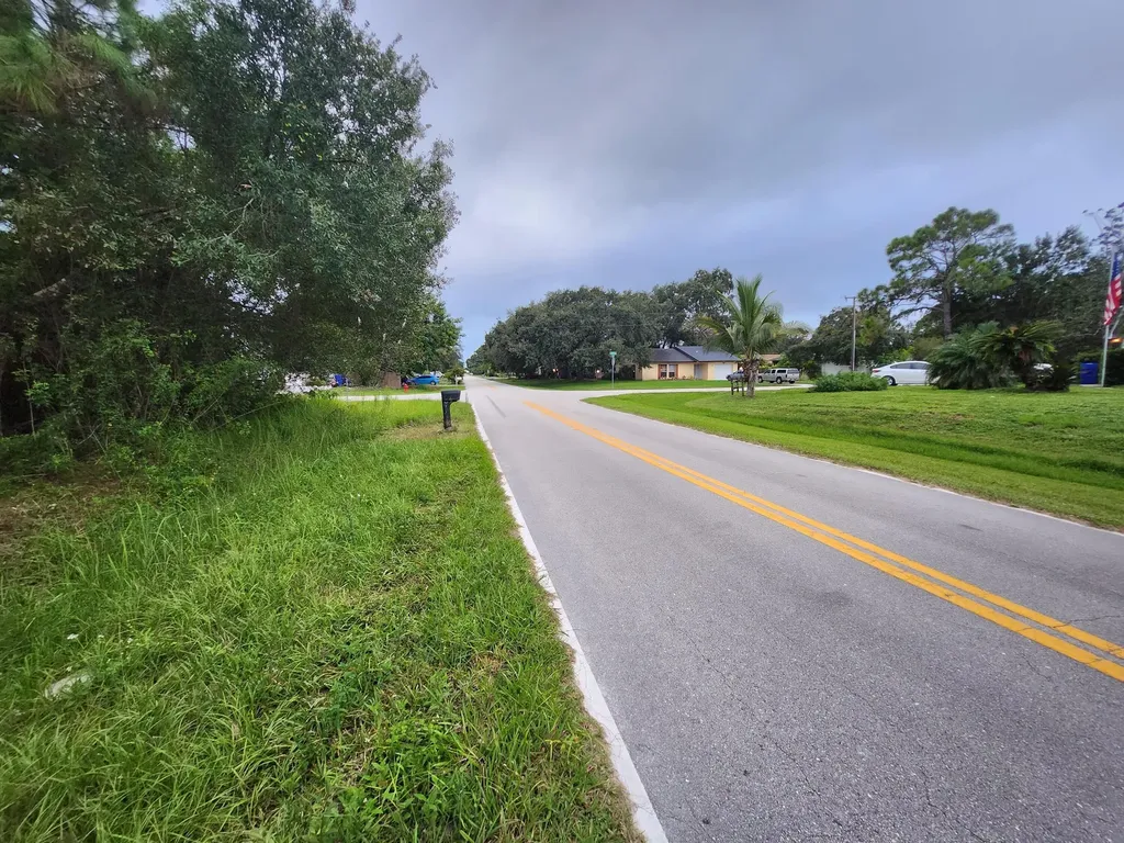 2420 85th Court Vero Beach FL 32966