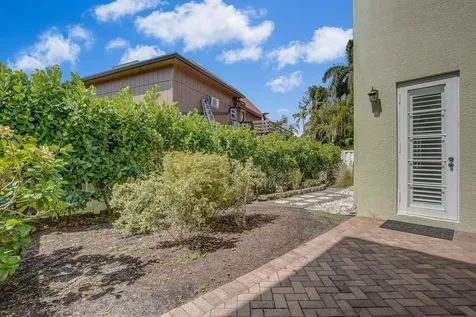 138 Via Palma Lane Boca Raton FL 33487