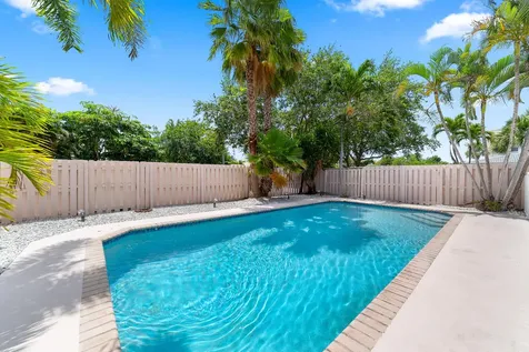 4521 Ne 21st Avenue Fort Lauderdale FL 33308
