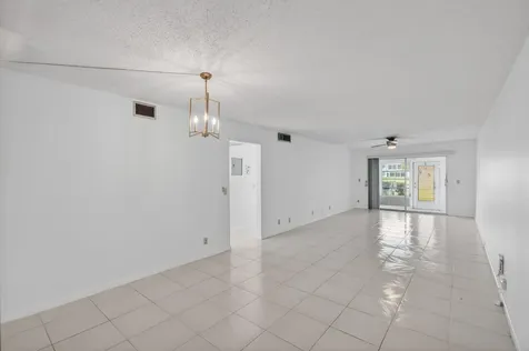 1036 Hythe B Boca Raton FL 33434