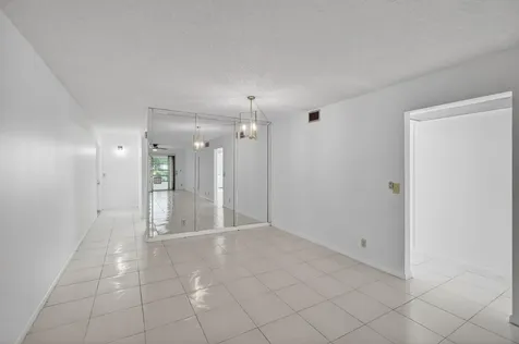 1036 Hythe B Boca Raton FL 33434