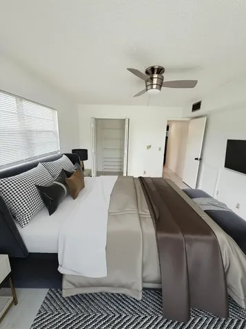 1036 Hythe B Boca Raton FL 33434