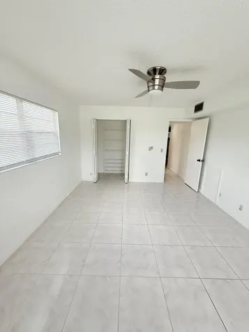 1036 Hythe B Boca Raton FL 33434