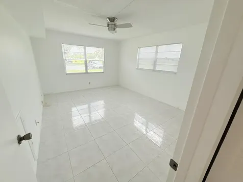 1036 Hythe B Boca Raton FL 33434