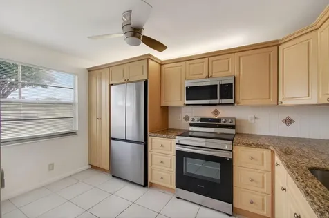1036 Hythe B Boca Raton FL 33434