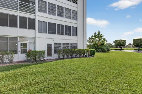 1036 Hythe B Boca Raton FL 33434
