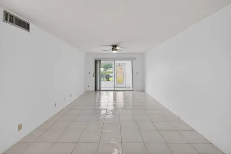 1036 Hythe B Boca Raton FL 33434