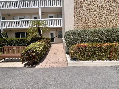 432 Grantham Deerfield Beach FL 33442