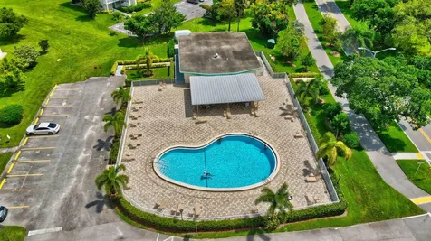 432 Grantham Deerfield Beach FL 33442