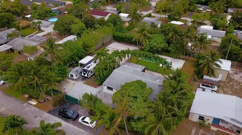387 Enfield Street Boca Raton FL 33487