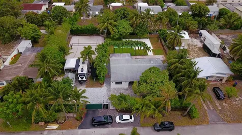 387 Enfield Street Boca Raton FL 33487