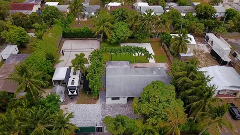 387 Enfield Street Boca Raton FL 33487