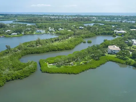 2660 Riverview Court Vero Beach FL 32963