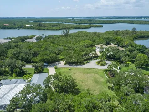2660 Riverview Court Vero Beach FL 32963