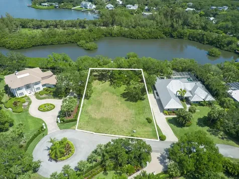 2660 Riverview Court Vero Beach FL 32963