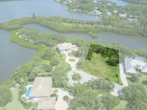 2660 Riverview Court Vero Beach FL 32963