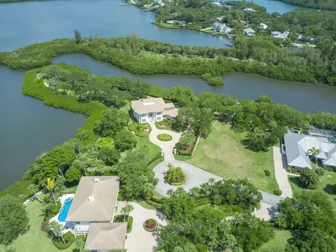 2660 Riverview Court Vero Beach FL 32963