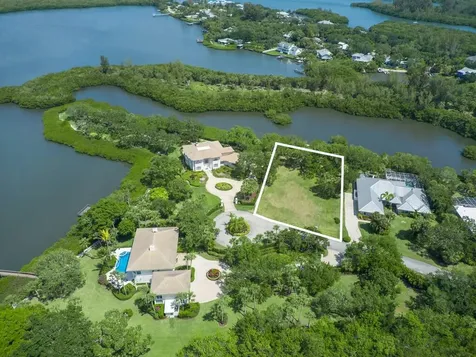 2660 Riverview Court Vero Beach FL 32963