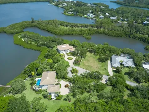 2660 Riverview Court Vero Beach FL 32963