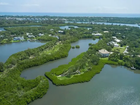 2660 Riverview Court Vero Beach FL 32963