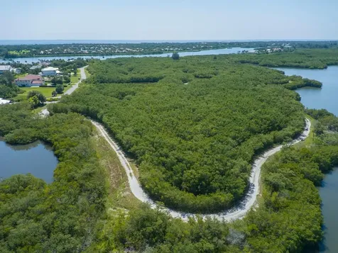 2660 Riverview Court Vero Beach FL 32963