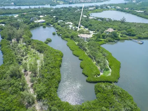 2660 Riverview Court Vero Beach FL 32963
