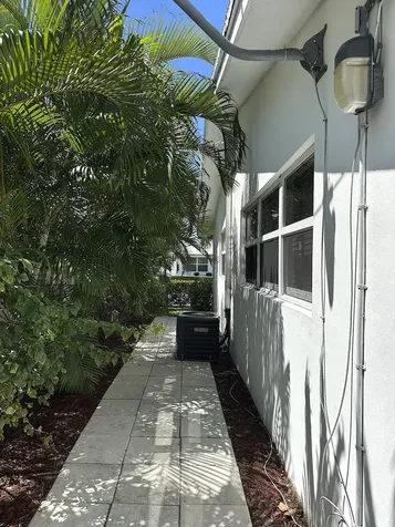 728 Ridge Road Lantana FL 33462