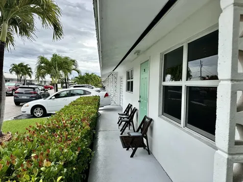 728 Ridge Road Lantana FL 33462