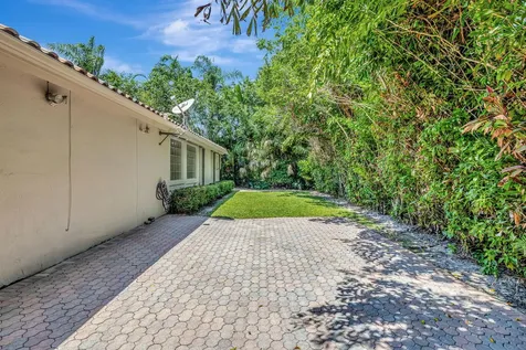 21670 Frontenac Court Boca Raton FL 33433