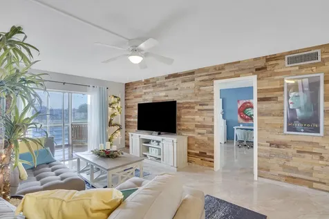2724 N Garden Drive Lake Worth FL 33461