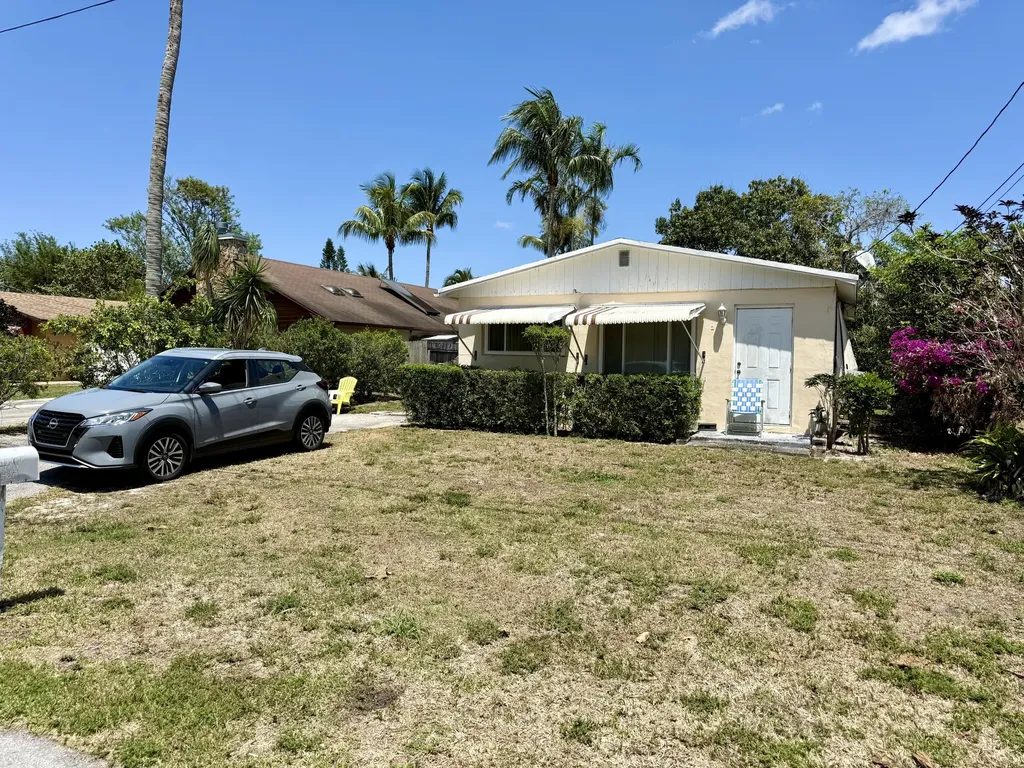 3520 Suncrest Road Lake Worth FL 33467
