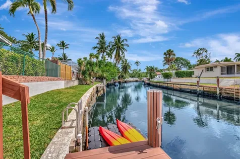 166 Sw 8th Avenue Boca Raton FL 33486