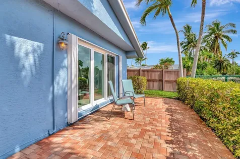 166 Sw 8th Avenue Boca Raton FL 33486