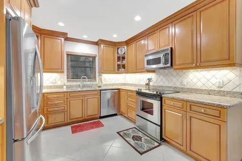 166 Sw 8th Avenue Boca Raton FL 33486