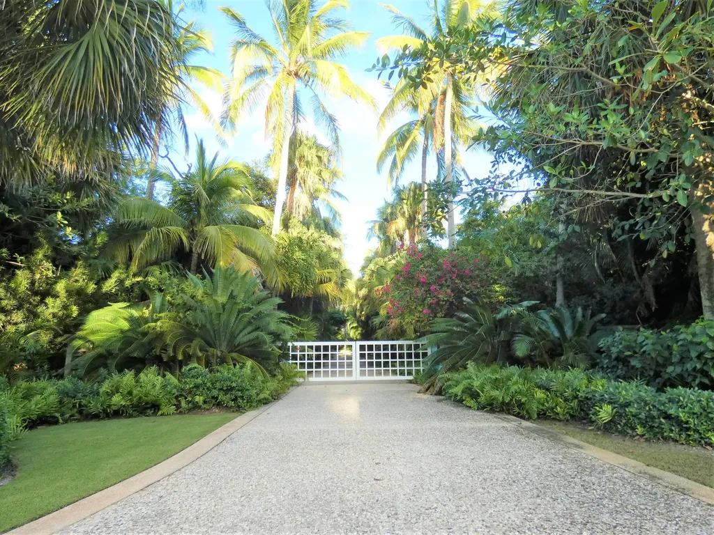 521 S Beach Road Jupiter Island FL 33455