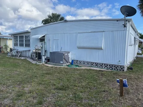 4257 1st Ct, Lot 84 Lake Worth FL 33462