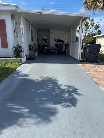 4257 1st Ct, Lot 84 Lake Worth FL 33462