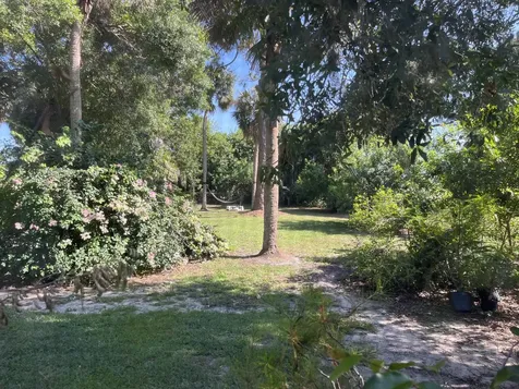 203 E Easy Street Fort Pierce FL 34982