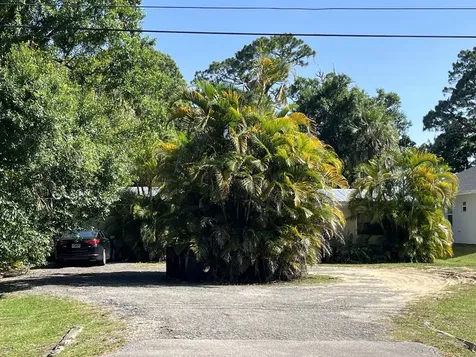 203 E Easy Street Fort Pierce FL 34982