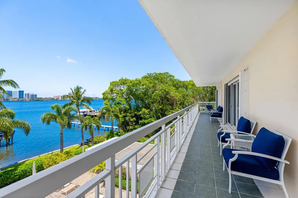 250 Bradley Place Palm Beach FL 33480