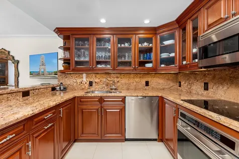 250 Bradley Place Palm Beach FL 33480