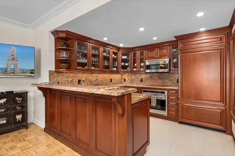 250 Bradley Place Palm Beach FL 33480