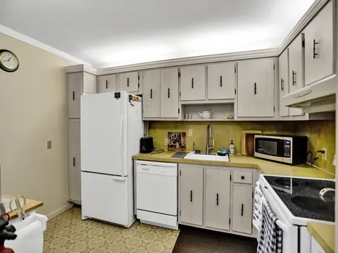 100 Bayview Drive Sunny Isles Beach FL 33160