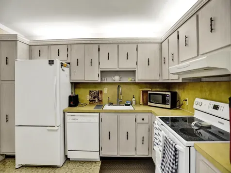 100 Bayview Drive Sunny Isles Beach FL 33160