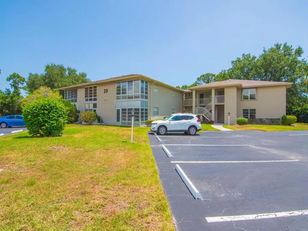 23 Lake Vista 207 Trail Port Saint Lucie FL 34952