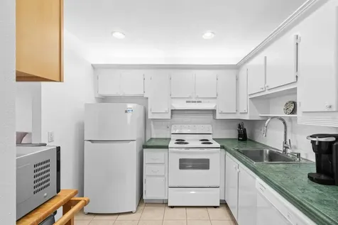 266 Seville L Delray Beach FL 33446