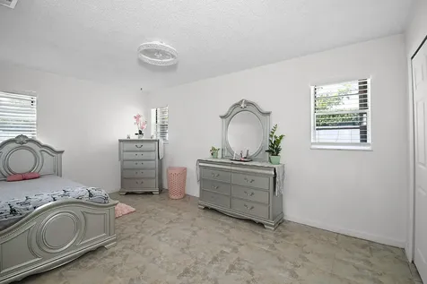 397 Ne Gulfstream Avenue Port Saint Lucie FL 34983
