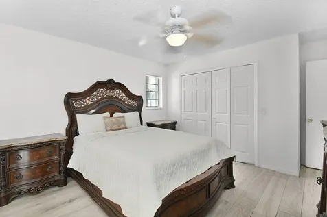 397 Ne Gulfstream Avenue Port Saint Lucie FL 34983