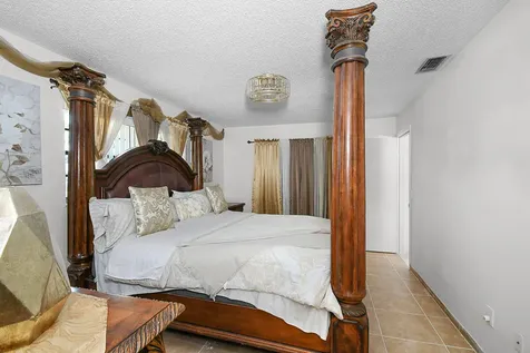 397 Ne Gulfstream Avenue Port Saint Lucie FL 34983