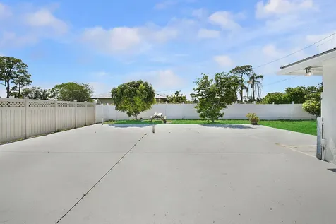 397 Ne Gulfstream Avenue Port Saint Lucie FL 34983